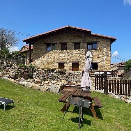 Apartamentos Los Tojos Colsa Buitenkant foto