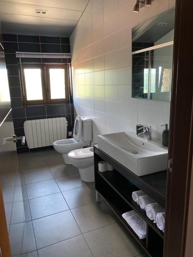 Apartamentos Los Tojos Colsa Buitenkant foto