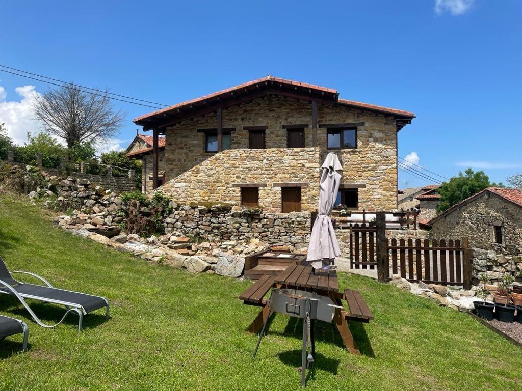 Apartamentos Los Tojos Colsa Buitenkant foto