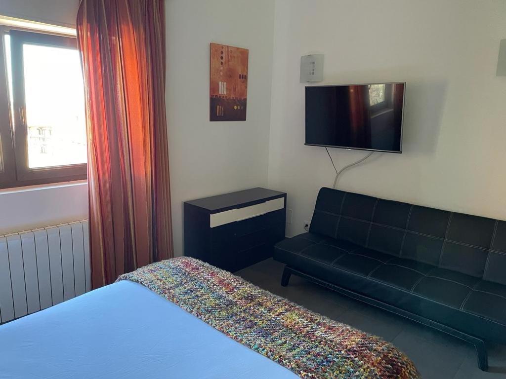Apartamentos Los Tojos Colsa Buitenkant foto