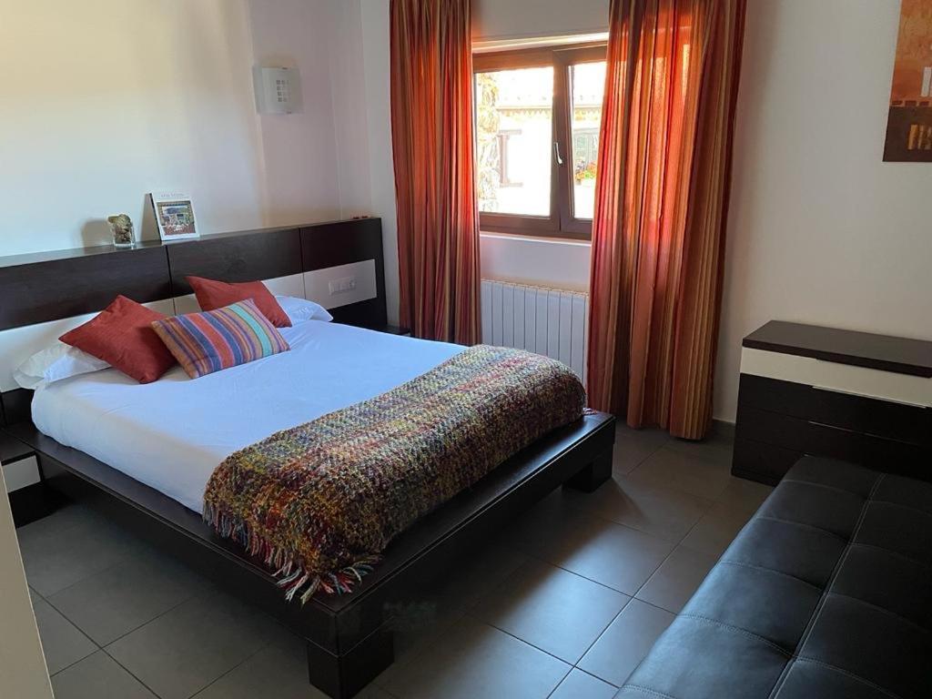 Apartamentos Los Tojos Colsa Buitenkant foto