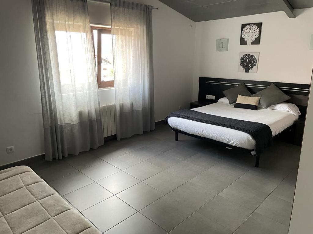 Apartamentos Los Tojos Colsa Buitenkant foto
